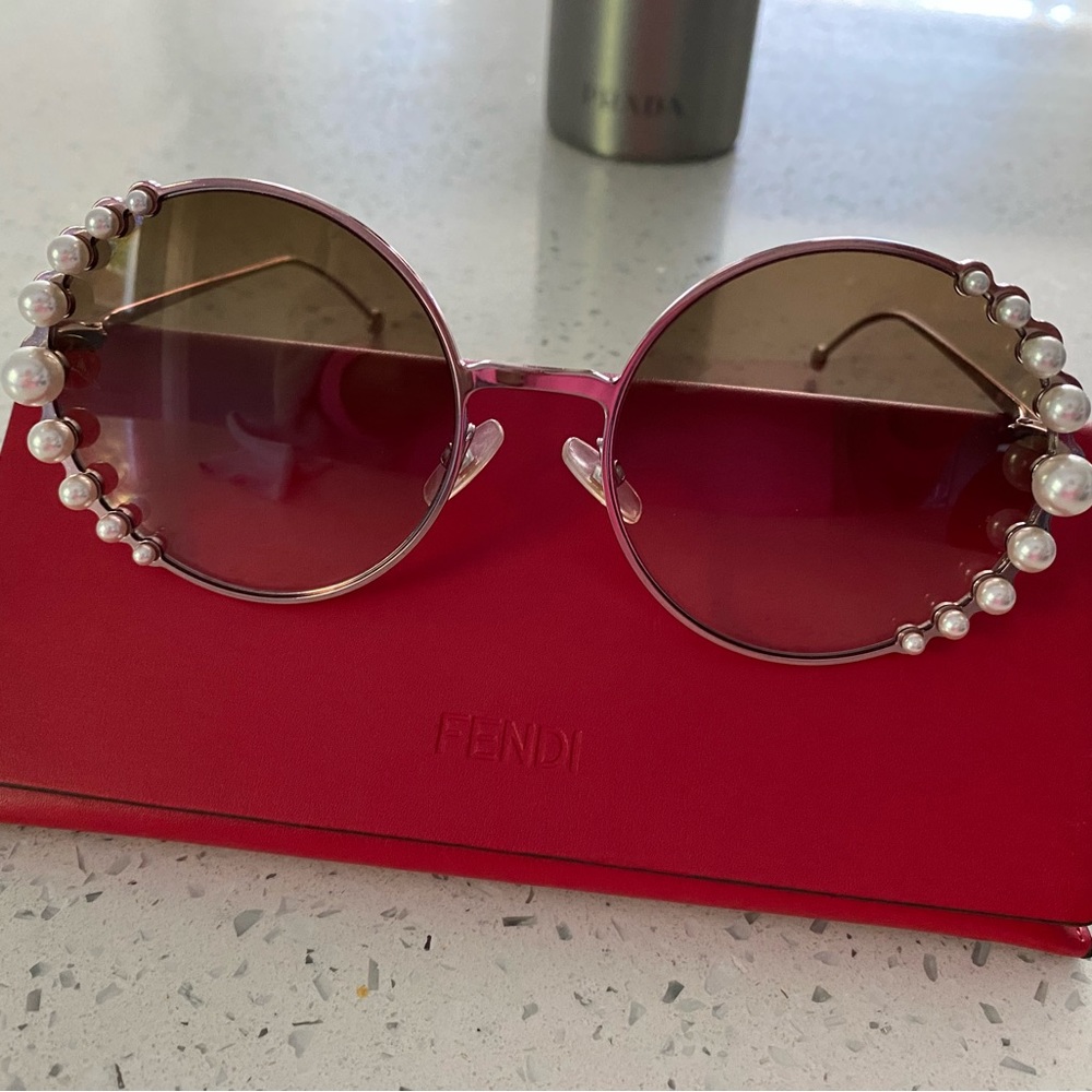 Fendi Women Pink Metal Round Sunglasses